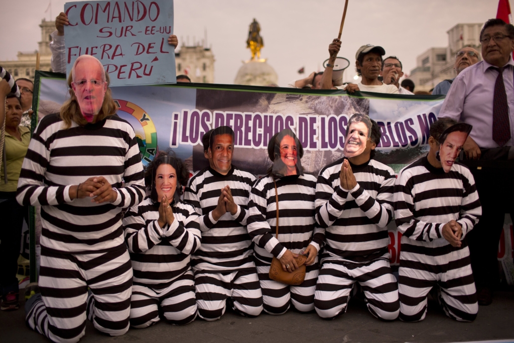 Proteste in Perù contro la corruzione