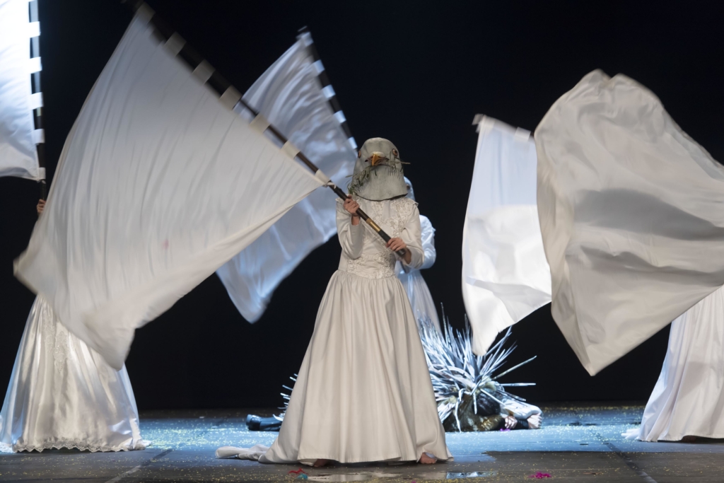Theaterperformance Belgian Rules von Jan Fabre im Teatro Politeama
