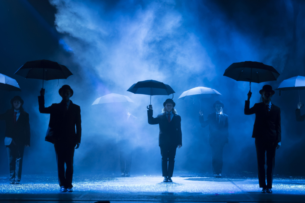 Theaterperformance Belgian Rules von Jan Fabre im Teatro Politeama