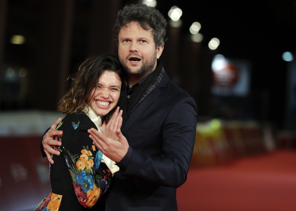 Il regista Selton Mello con l'attrice Bruna Linzmeyer