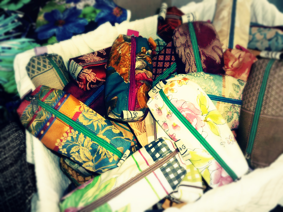 astucci-gomito a gomito