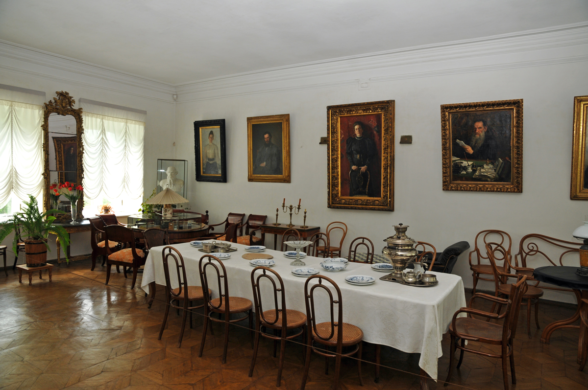 sala_da_pranzo_a_jasnaja_poljana