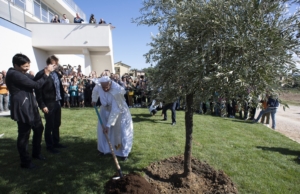 Papa: visita a sorpresa 'Cittadella Cielo' a Frosinone