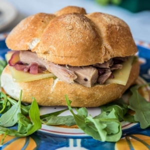 43146012_320277388555554_4606054576522317089_n