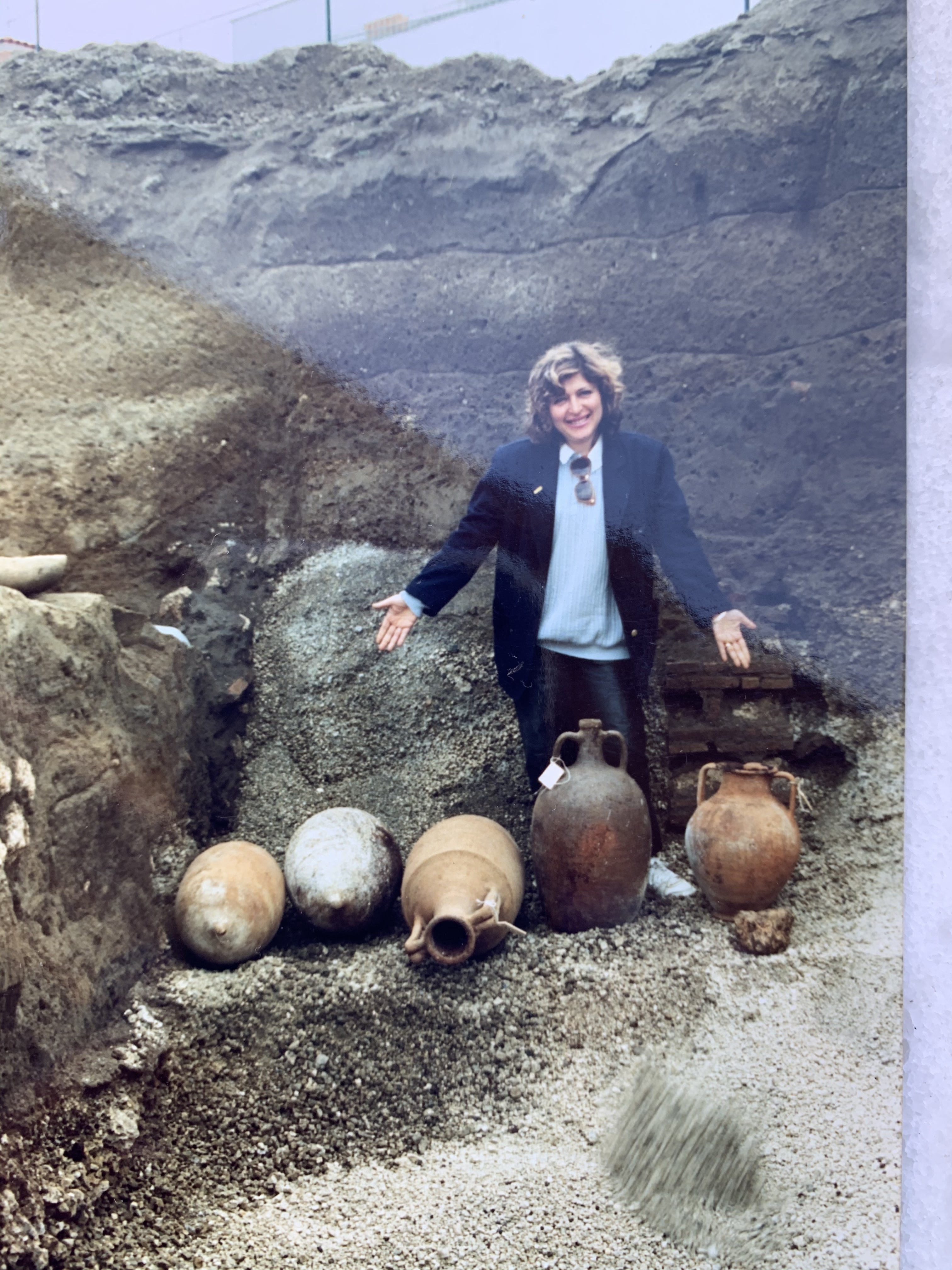 marisa-de-spagnolis-impegnata-negli-scavi-archeologici-nel-vesuviano