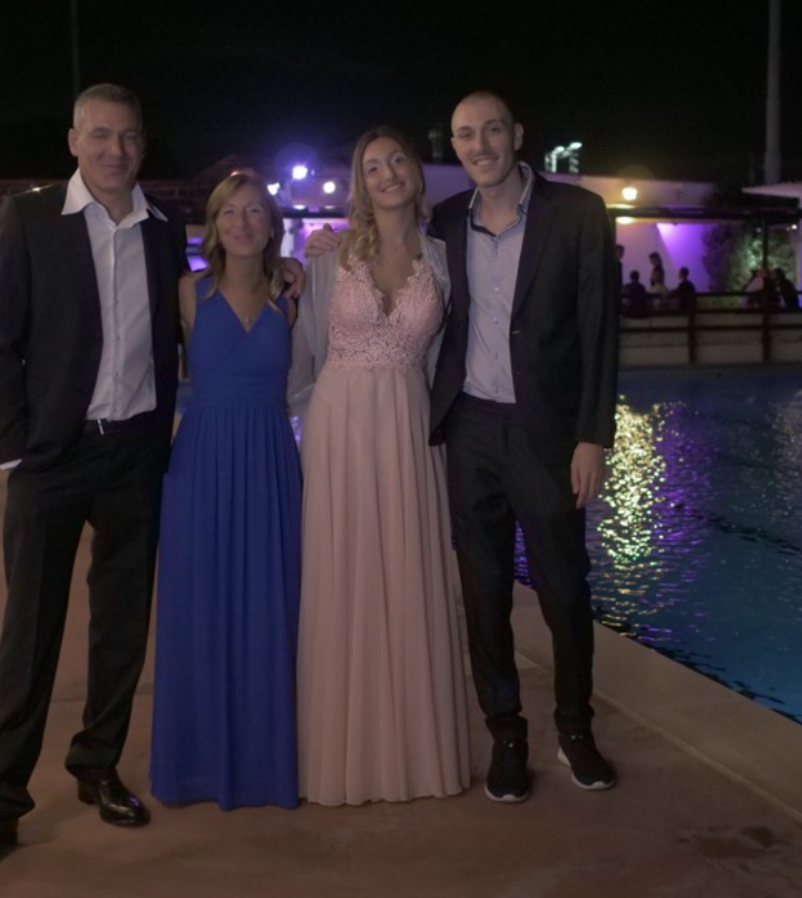 fabiola-gianfriglia-con-il-marito-giuseppe-e-i-figli-simone-e-giorgia