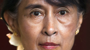 Il regime del Myanmar si accanisce contro the Lady