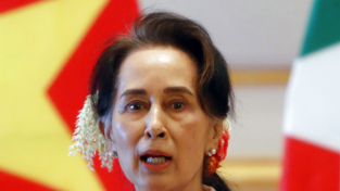 Myanmar, Aung San Suu Kyi condannata a 4 anni di prigione