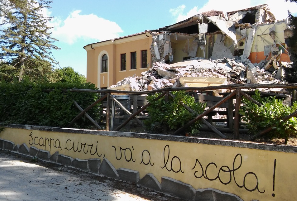 Scuola di Amatrice distrutta dal terremoto foto di Sara Fornaro