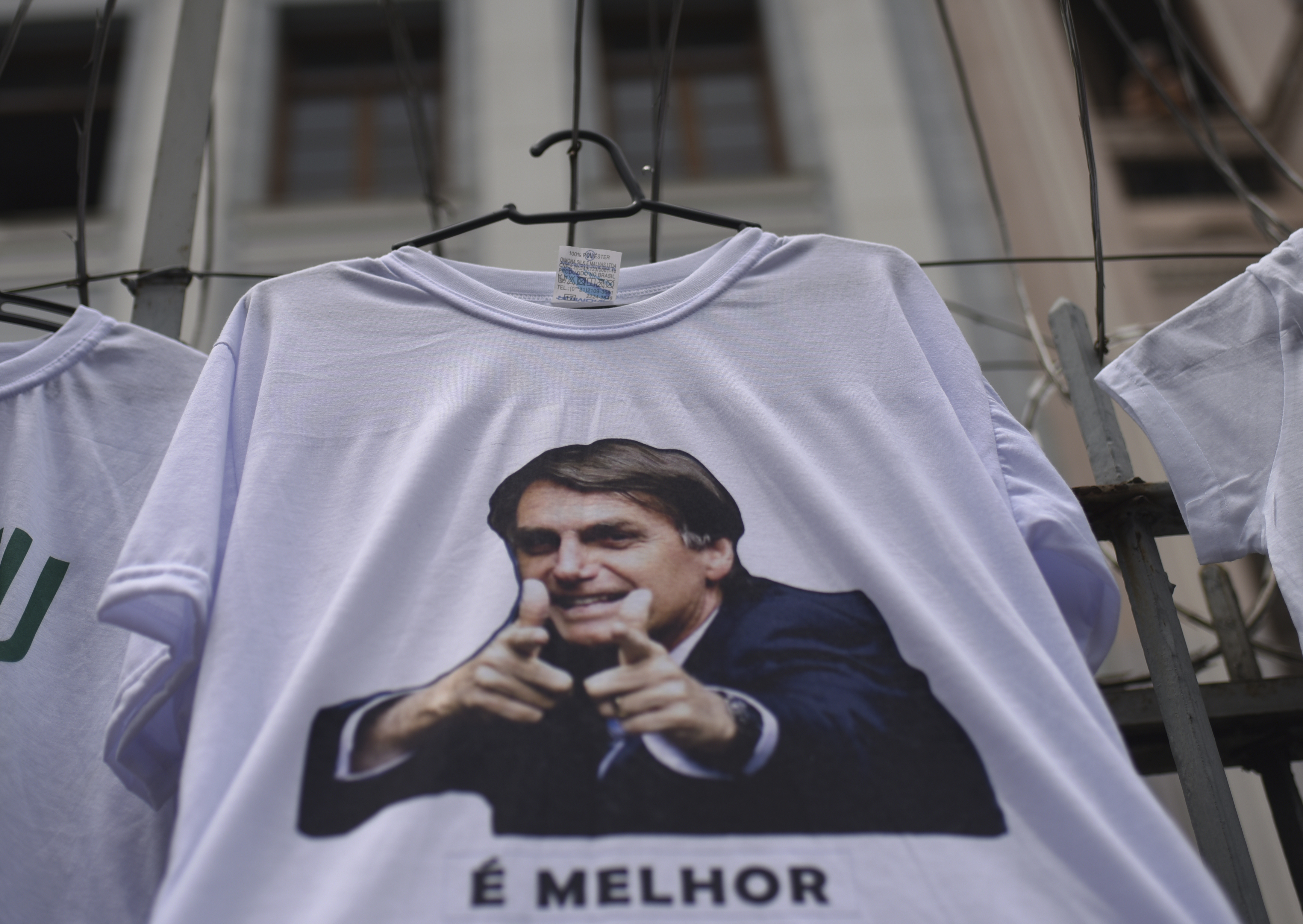 17 October 2018, Brazil, Rio de Janeiro: 17 October 2018, Brazil, Rio de Janeiro: A T-shirt with a photo of Jair Bolsonaro and the inscription 