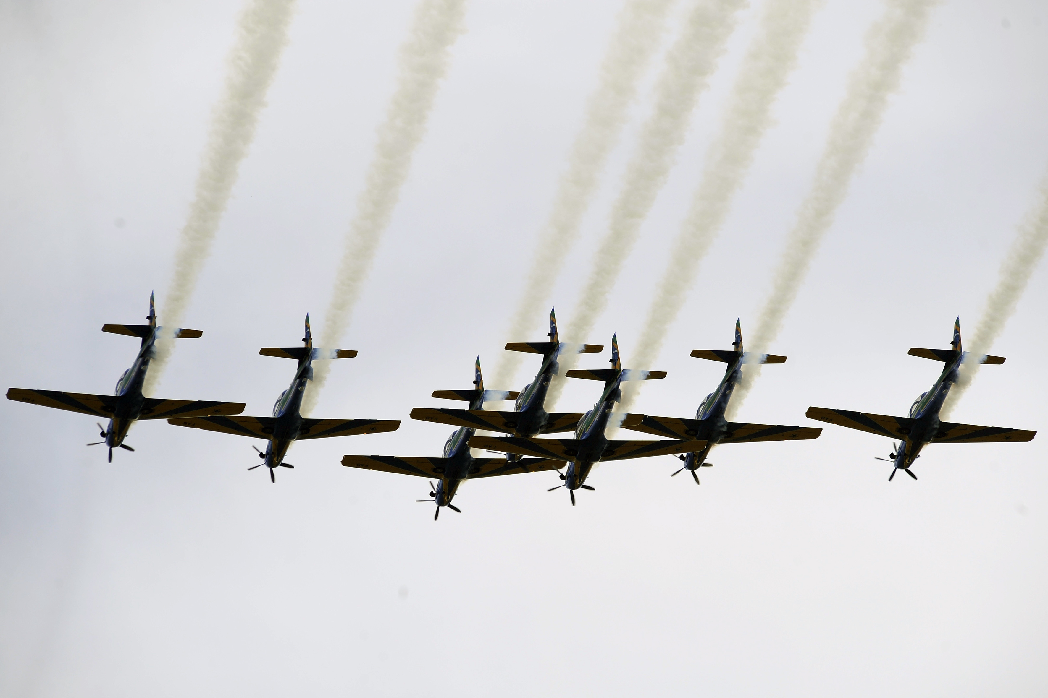 01 January 2019, Brazil, Brasilia: A squadron flies over the city as part of the inauguration of President designate Jair Messias Bolsonaro. 500,000 visitors were expected at the inauguration. More than 3000 policemen and soldiers are to provide security. Air defence missiles and fighter jets are also ready for action. Photo by: Alan Morici/picture-alliance/dpa/AP Images