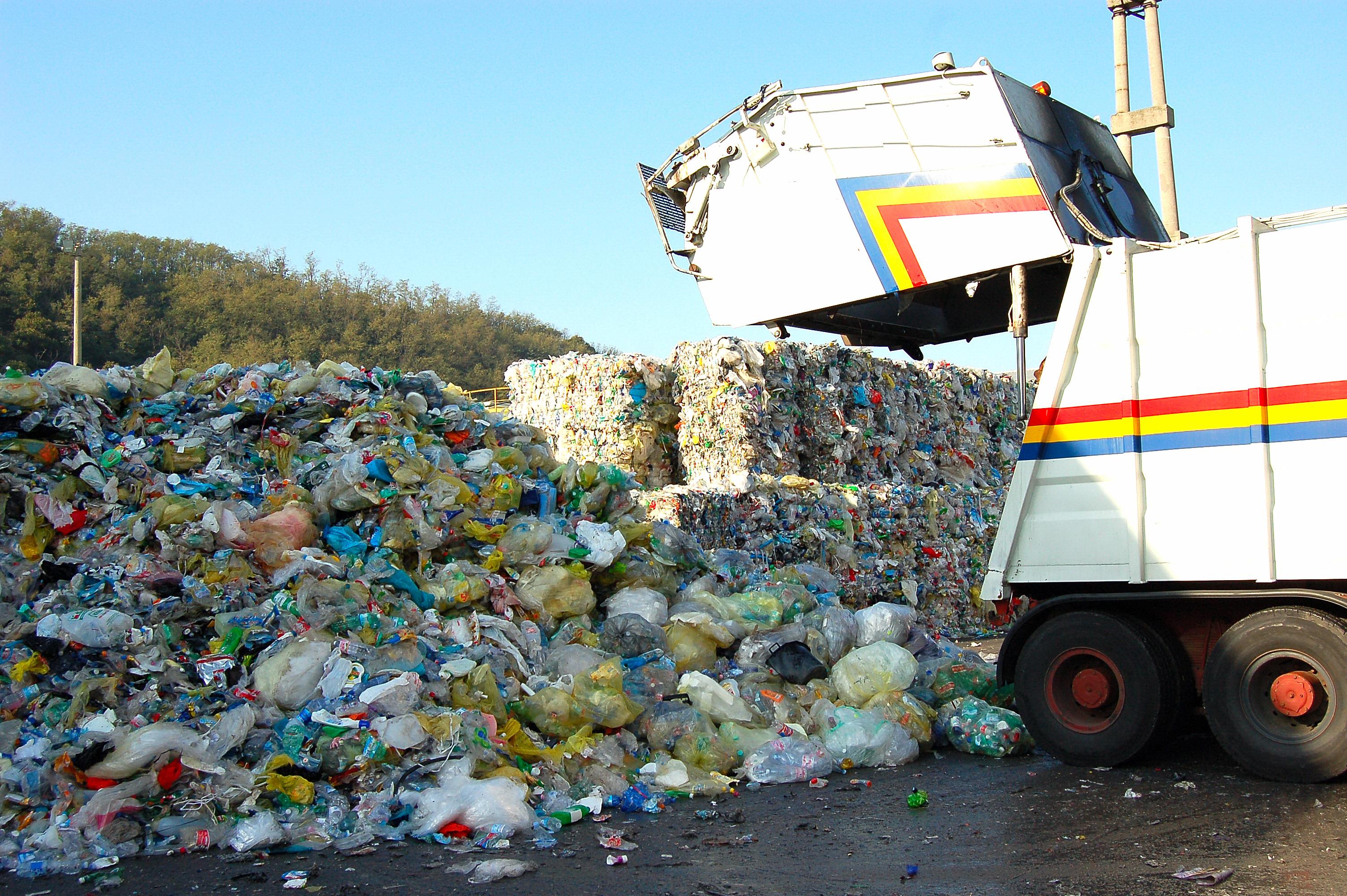 Riciclo plastica e rifiuti organici: la Montello (BG).  Le procedure di infrazione tuttora aperte nei confronti del nostro Paese riguardano principalmente le questioni ambientali e quelle dei trasporti.