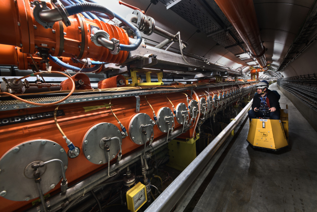 LHC (© CERN )