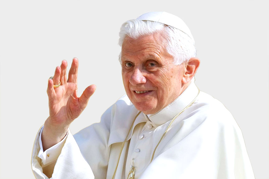 Papa Benedetto XVI in piazza San Pietro a Roma. Foto Roberto Monaldo / LaPresse.