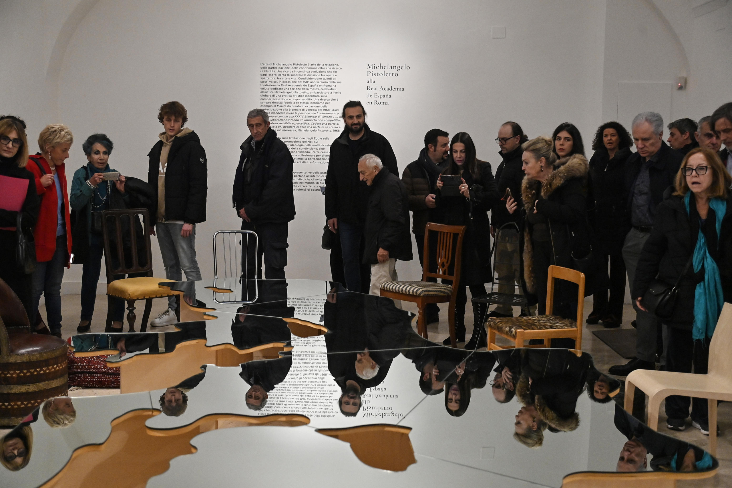 L'opera Tavolo del Mediterraneo di Michelangelo Pistoletto durante l'inaugurazione della mostra presso l'Accademia di Spagna, Roma, 19 gennaio 2024. 
ANSA/RICCARDO ANTIMIANI