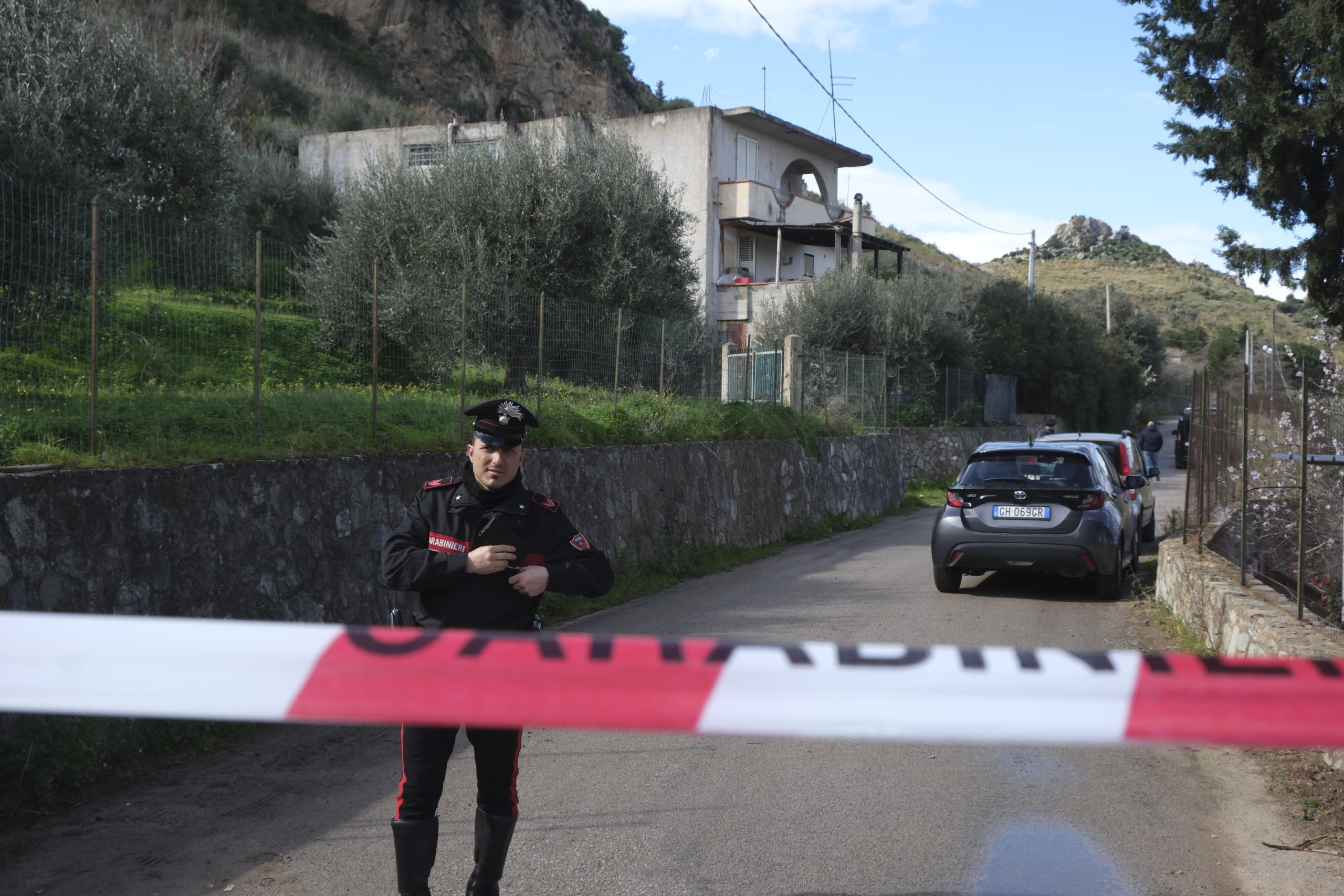 Strage di Palermo: uccide moglie e due figli, poi si consegna ai carabinieri. (Foto di ANSA/IGOR PETYX)