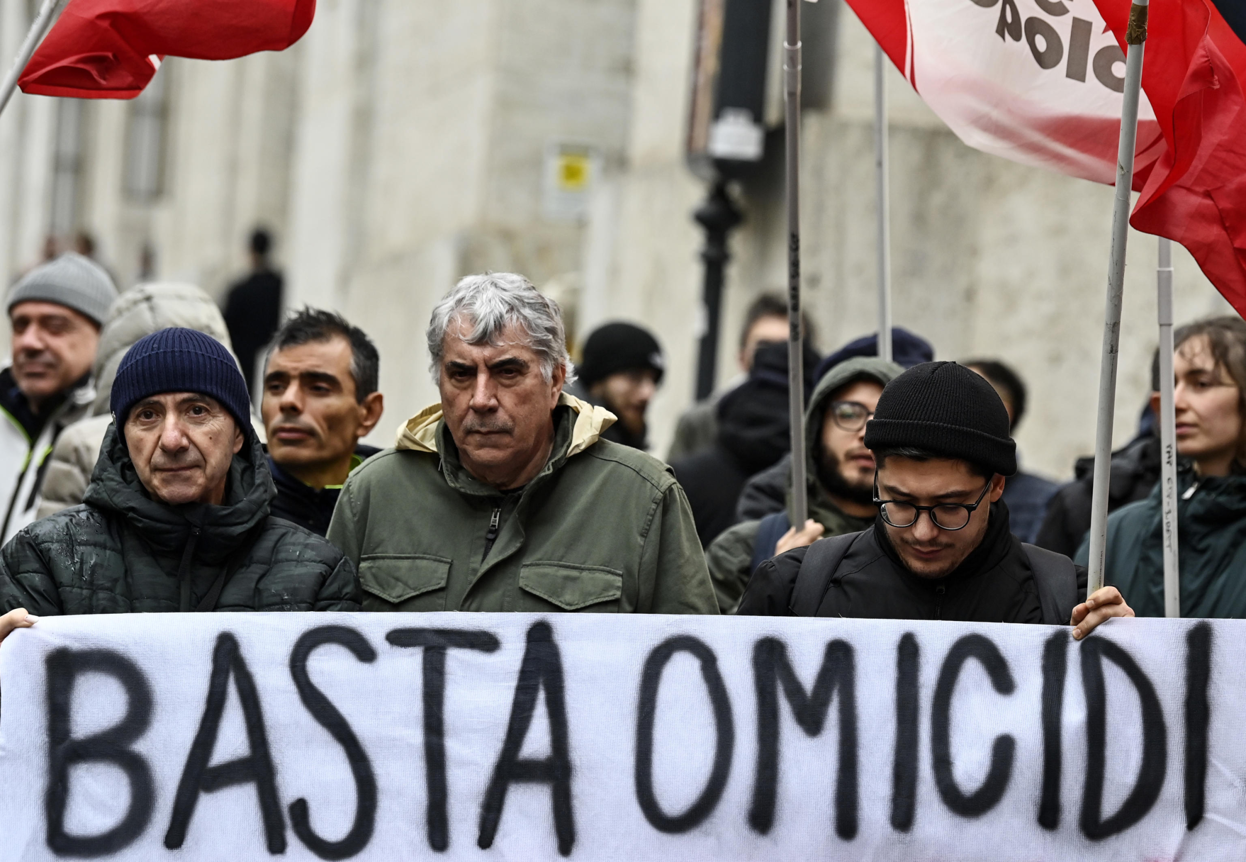 La manifestazione contro le morti sul lavoro davanti al Ministero del Lavoro a via Veneto, Roma, 20 febbraio 2024. ANSA/RICCARDO ANTIMIANI