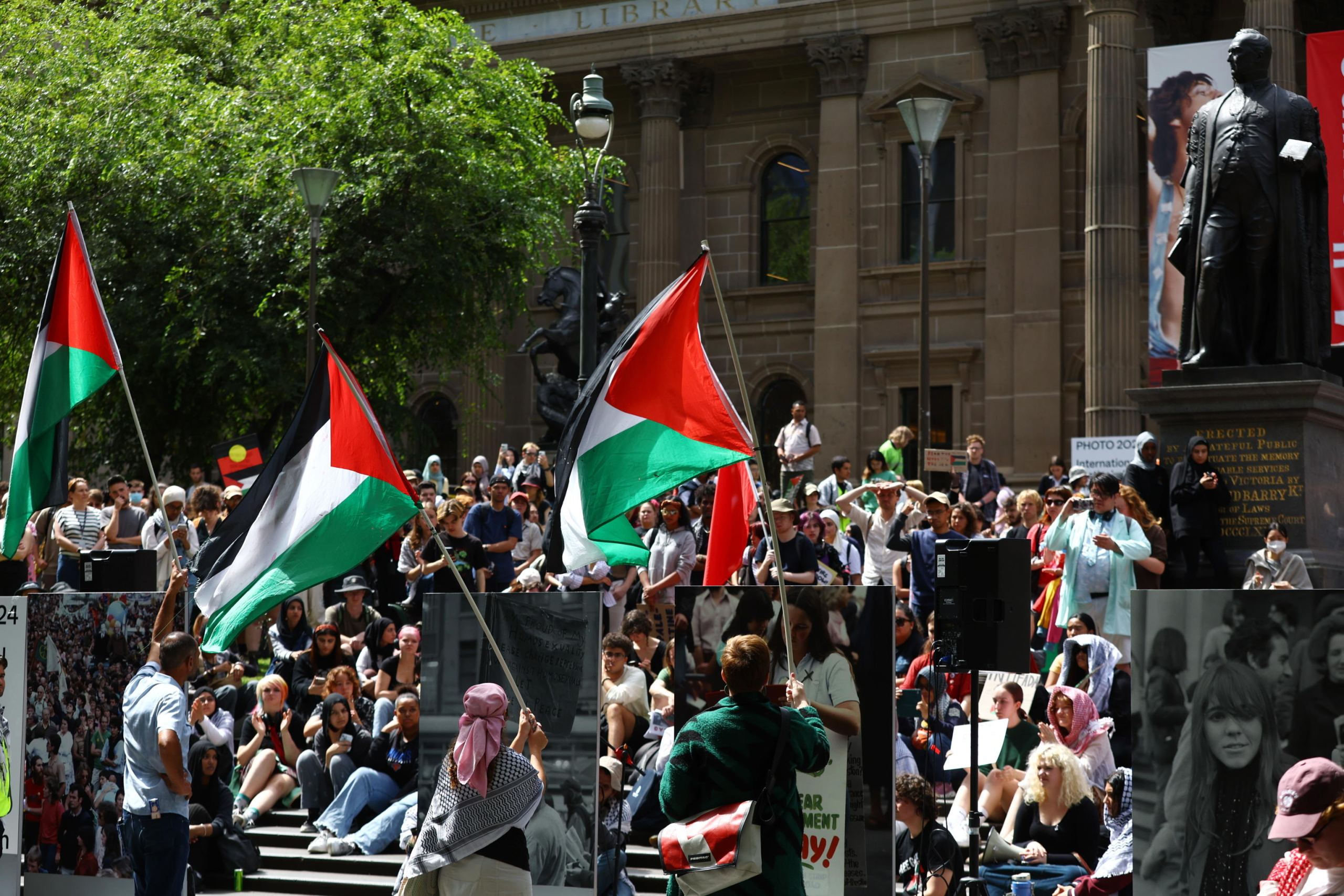 epa11187960 University and school students participate in the National Student Strike for Palestine in Melbourne, Australia, 29 February 2024. Thousands of Israelis and Palestinians have been killed since the militant group Hamas launched an unprecedented attack on Israel from the Gaza Strip on 07 October 2023, and the Israeli strikes on the Palestinian enclave which followed it.  EPA/CON CHRONIS  AUSTRALIA AND NEW ZEALAND OUT