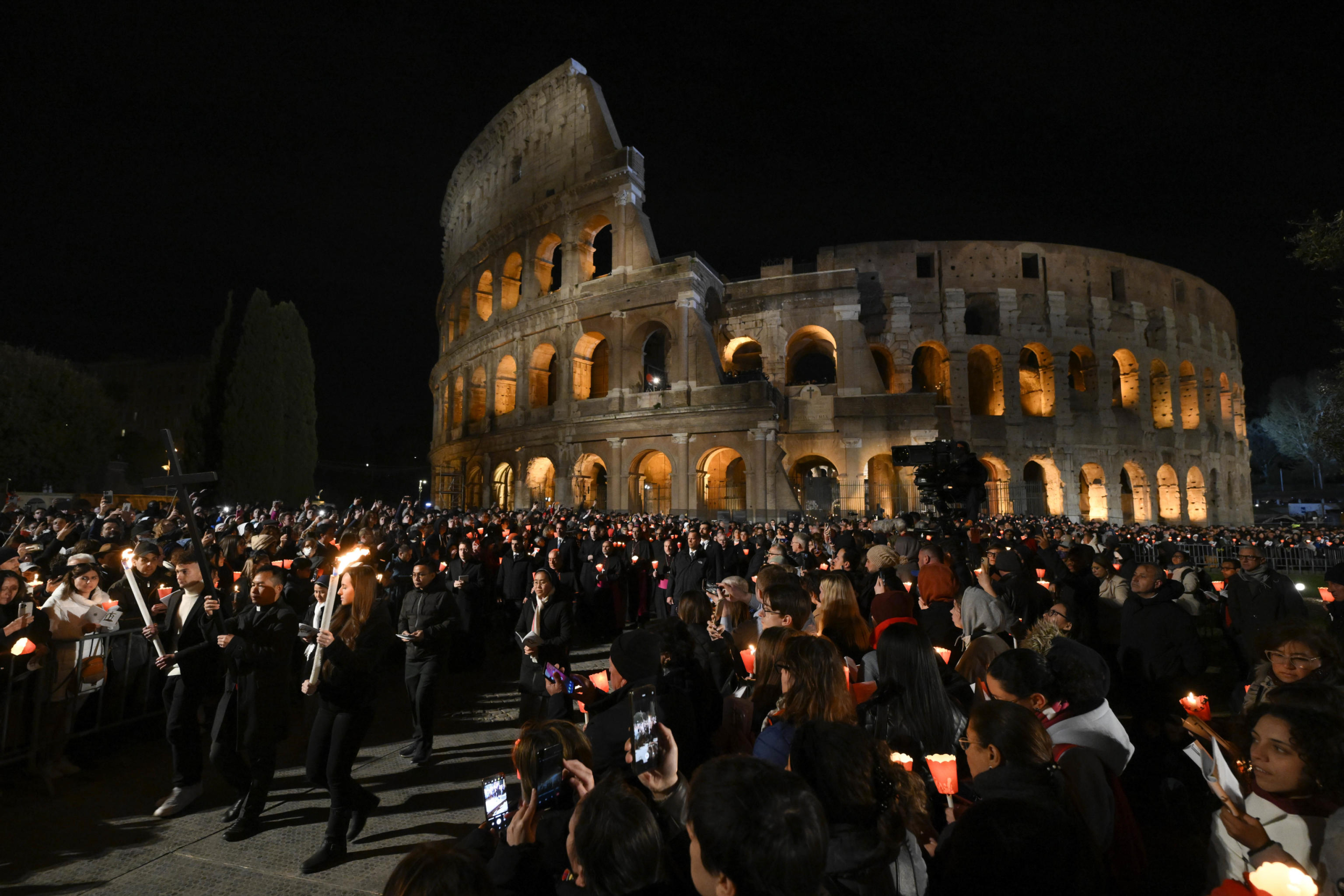 A handout picture provided by the Vatican Media shows the Via Crucis - Way of the Cross torchlight procession on Good Friday in front of Colosseum in Rome, Italy, 07 April 2023.
ANSA/VATICAN MEDIA
+++ ANSA PROVIDES ACCESS TO THIS HANDOUT PHOTO TO BE USED SOLELY TO ILLUSTRATE NEWS REPORTING OR COMMENTARY ON THE FACTS OR EVENTS DEPICTED IN THIS IMAGE; NO ARCHIVING; NO LICENSING +++ NPK +++
