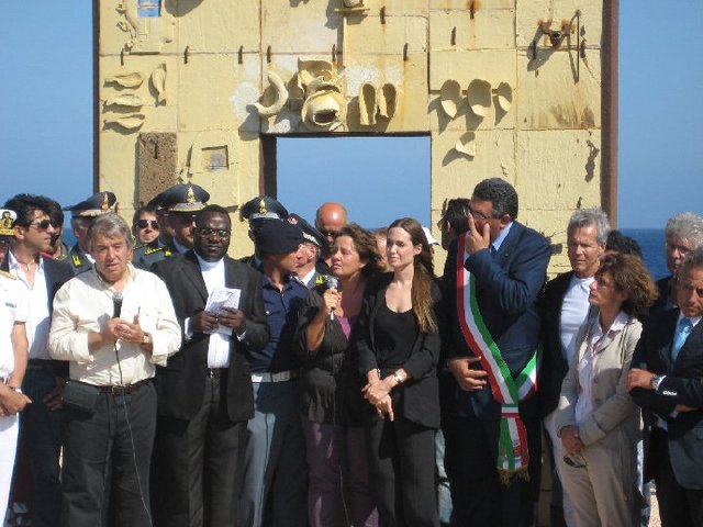 Angelina Jolie a Lampedusa