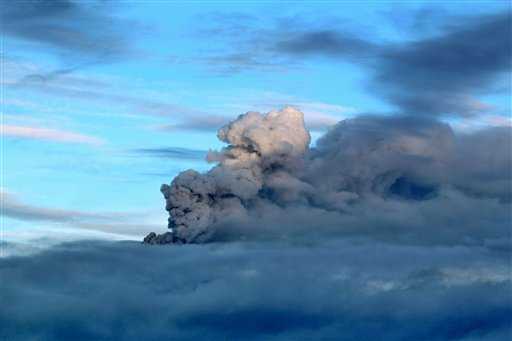 Eruzione vulcano Popocatepetl in Messico