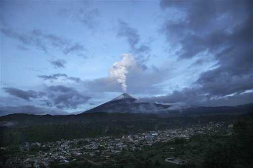 Eruzione vulcano Popocatepetl in Messico