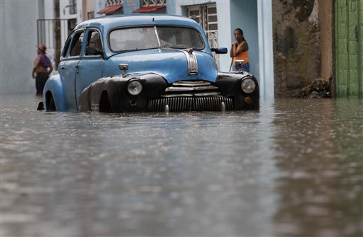 Le strade dell'Avana vecchia allagate dopo ore di pioggia