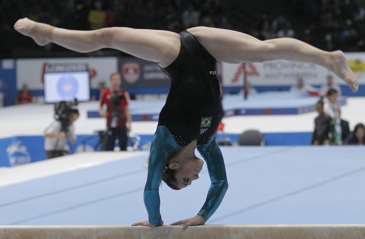 La brasiliana Daniele Matias Hypolito ai Campionati mondiali di ginnastica artistica 2013 ad Anversa
