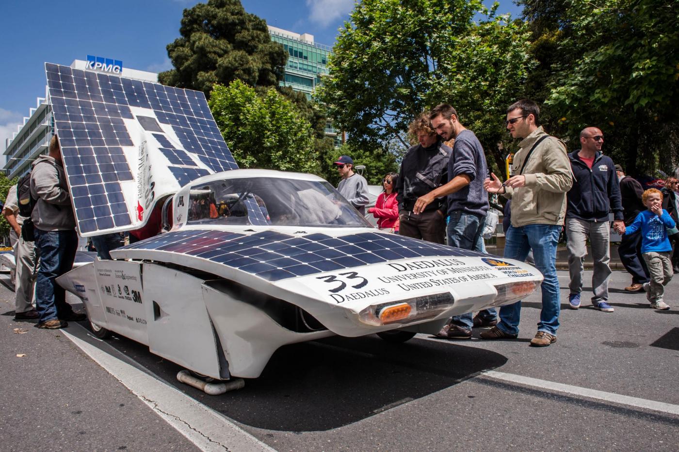 Prototipo di auto solare al World Solar Challenge 2013