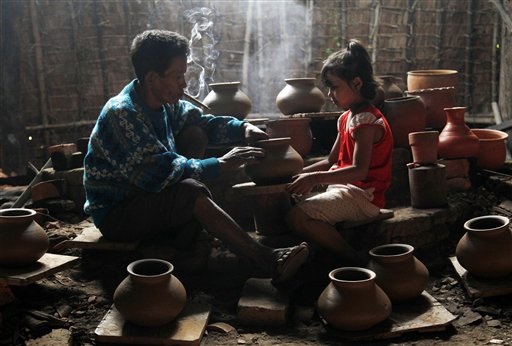 Padre e figlia in Myanmar