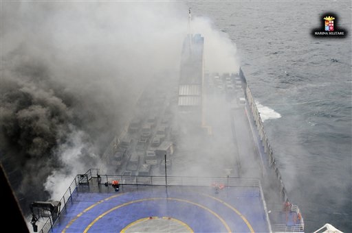 Incendio su traghetto tra Grecia e Italia