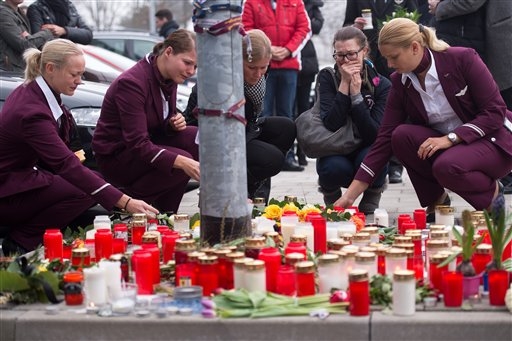 Lutto per le vittime dell'incidente aereo della Germanwings