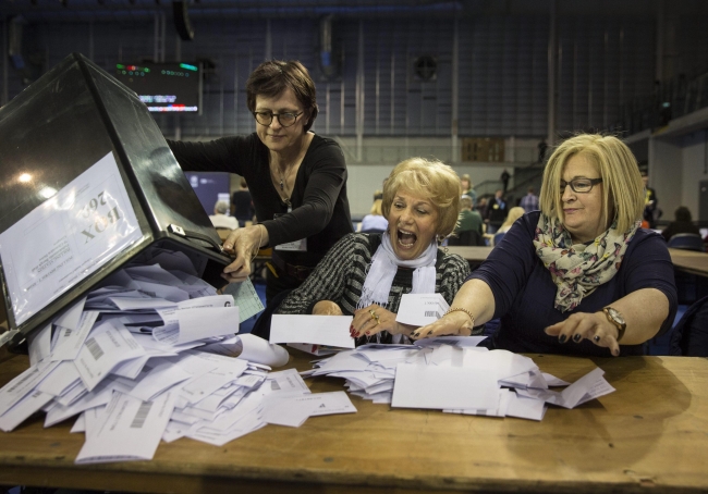 Spoglio delle schede elettorali in Gran BRetagna