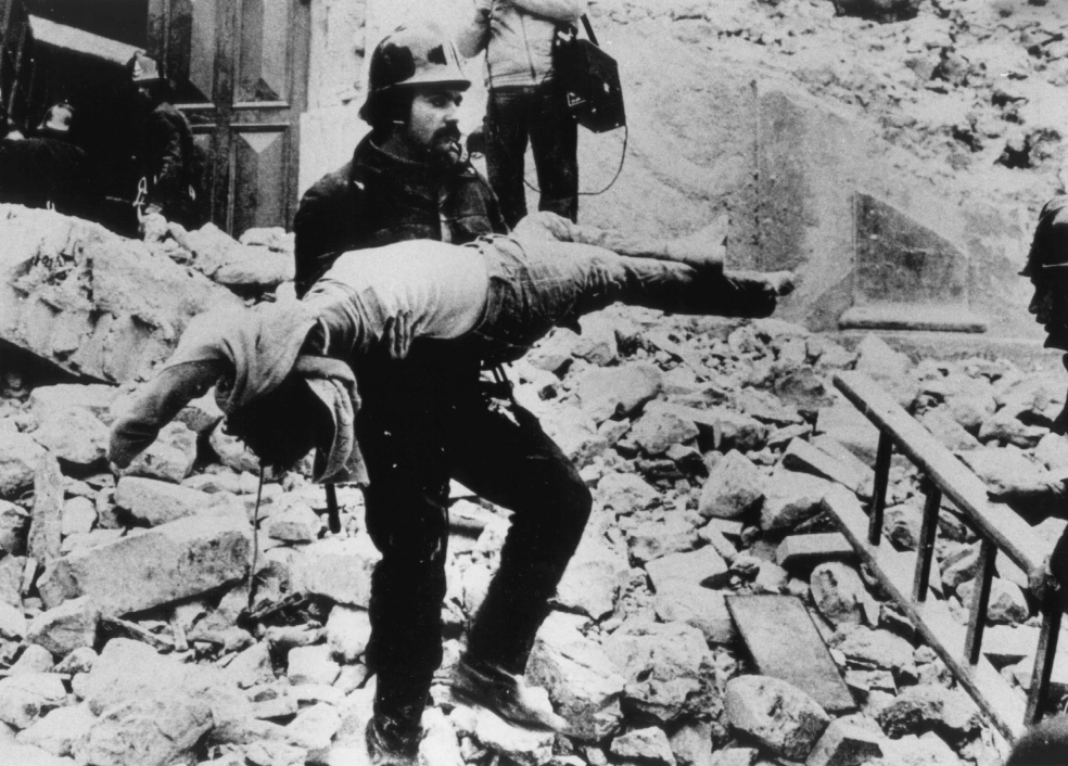Terremoto in Irpinia del 23 novembre 1980.jpg