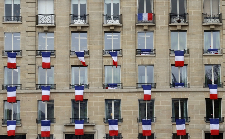 Omaggio della Francia alle vittime dell'attentato di Parigi