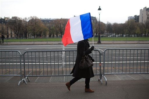 Omaggio della Francia alle vittime dell'attentato di Parigi