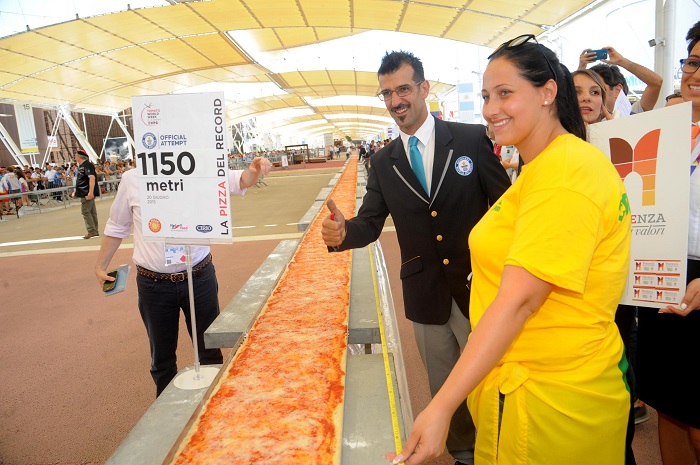 Record della pizza più lunga all'Expo