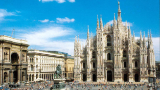Piazza Duomo polmone verde con 36 carpini