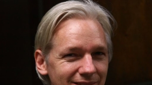 Assange esilato in Ecuador