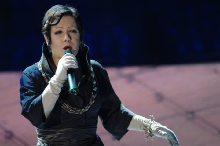 Antonella Ruggiero I Regali Di Natale.I Regali Di Antonella Citta Nuova Citta Nuova