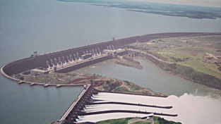 Inaugurazione della diga Yaciretá