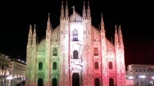 Il Duomo si tinge di bianco rosso e verde