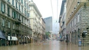 Genova: muoiono 7 persone tra cui 2 bimbi