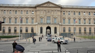 Il Louvre si fa in due
