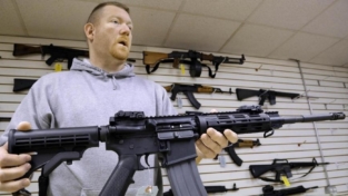 Armi da fuoco, Obama sfida le lobby