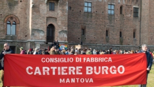 A Mantova chiude la cartiera Burgo. Operai pronti a tagliarsi lo stipendio