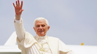 Papa Benedetto XVI si dimette