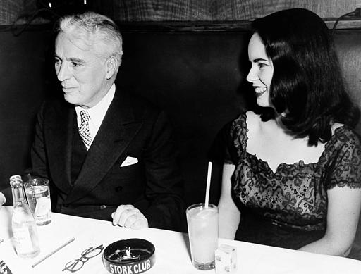 Charlie Chaplin e sua moglie Oona O'Neill