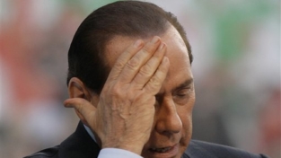 Berlusconi a un passo dalla decadenza