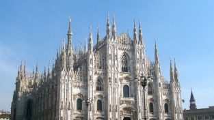 Milano, tra accoglienza e paura